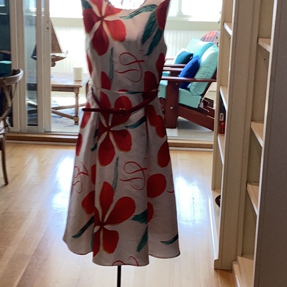 Queen Mulock dress - Picture 1 of 4